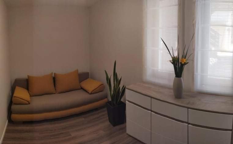 Barka Apartman Нагиканиша Екстериор снимка